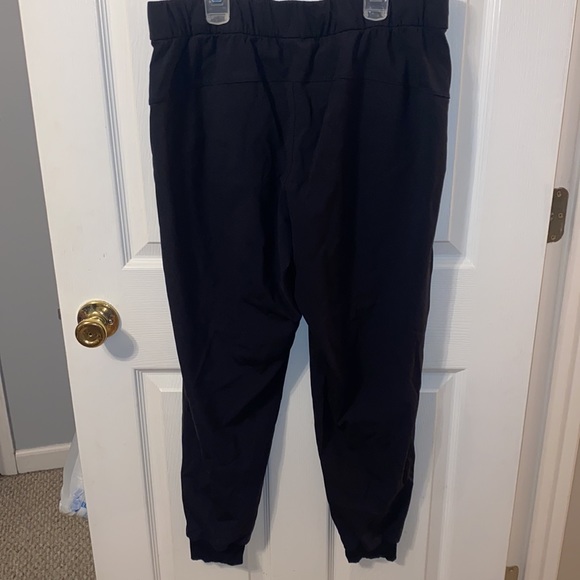 lululemon joggers - Picture 2 of 4